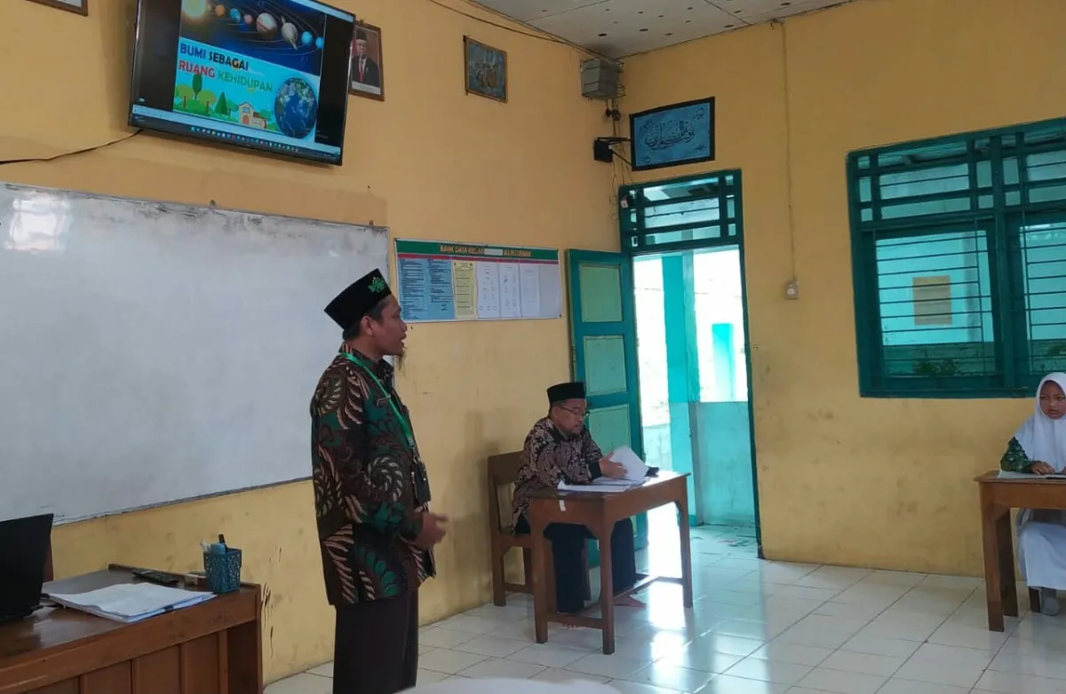 Tingkatkan Kinerja, Guru PNS DPK Madrasah Aliyah NU DEMAK Disupervisi Pengawas Kemenag