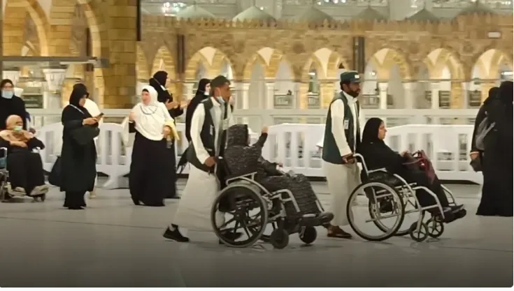 Hukum Tawaf Menggunakan Kursi Roda atau Skuter