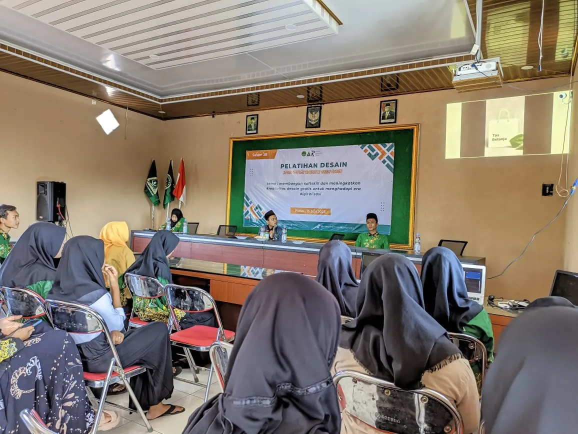 Tingkatkan Softskill Anggota, IPNU-IPPNU Ranting Ploso Karangtengah Gelar Pelatihan Desain
