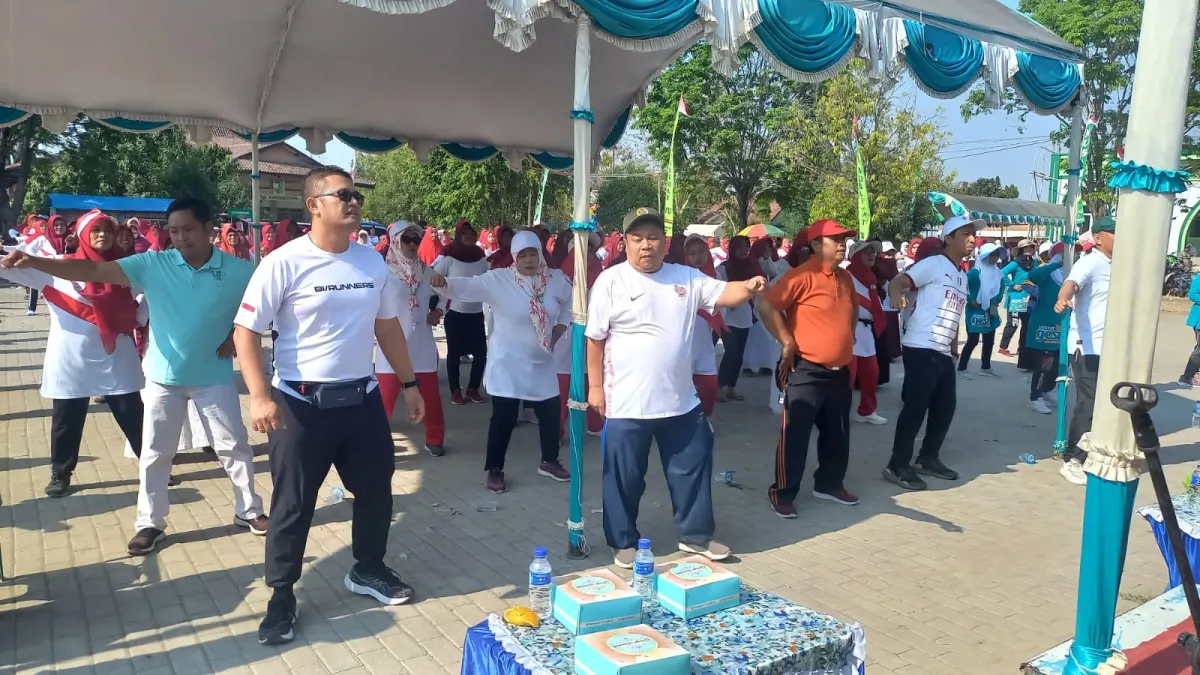 Peringati HUT RI Ke 78 Dan Maulid Nabi Muhammad SAW, Muslimat Karanganyar Selenggarakan Lomba Senam NU