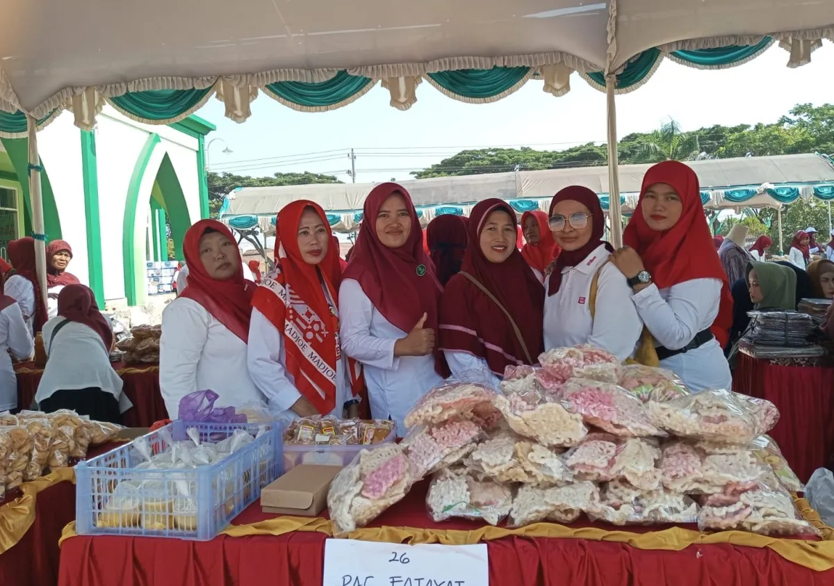 Semarakkan HUT RI Ke 78, Fatayat NU Karanganyar Demak Ikuti Bazar