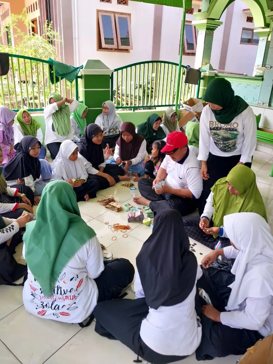 Ikut Sukseskan Pembangunan Madin, NU Ranting Karanganyar 2 Giatkan Infaq Masal