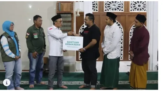 LAZISNU PBNU Bantu Pedagang Terdampak Kebakaran Pasar Kliwon Solo