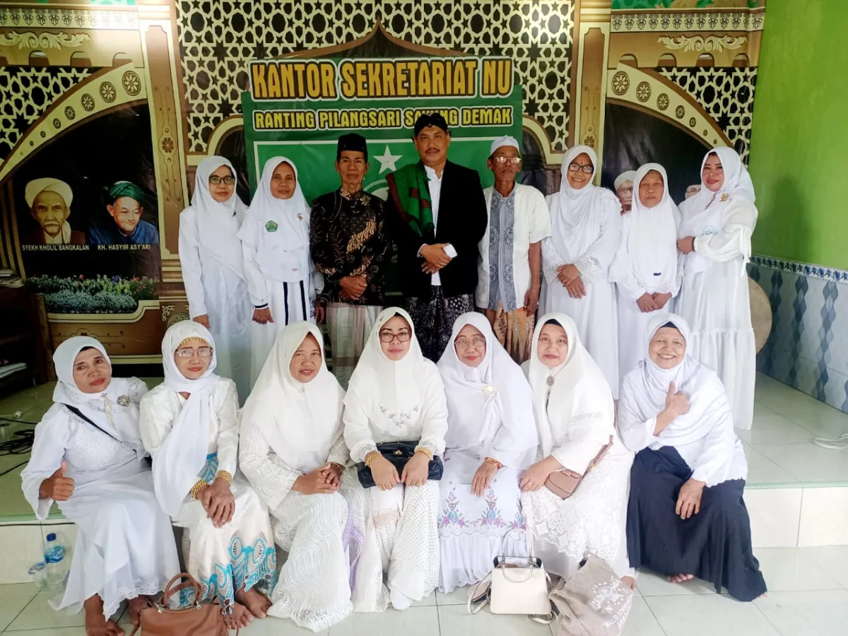 Kyai Semprang Ajak Muslimat NU Sayung Raih Bahagia Dunia Akhirat