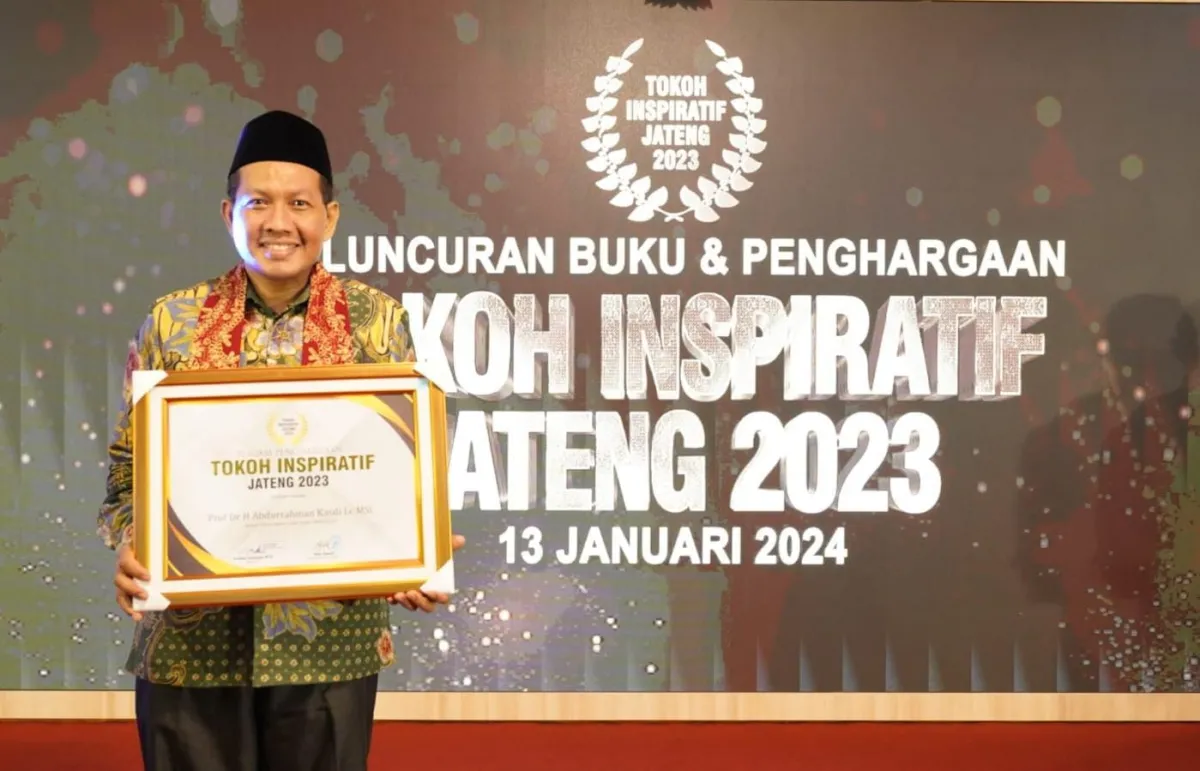 Rektor IAIN Kudus Raih Gelar Tokoh Inspiratif Jateng 2023, Ini Rahasianya