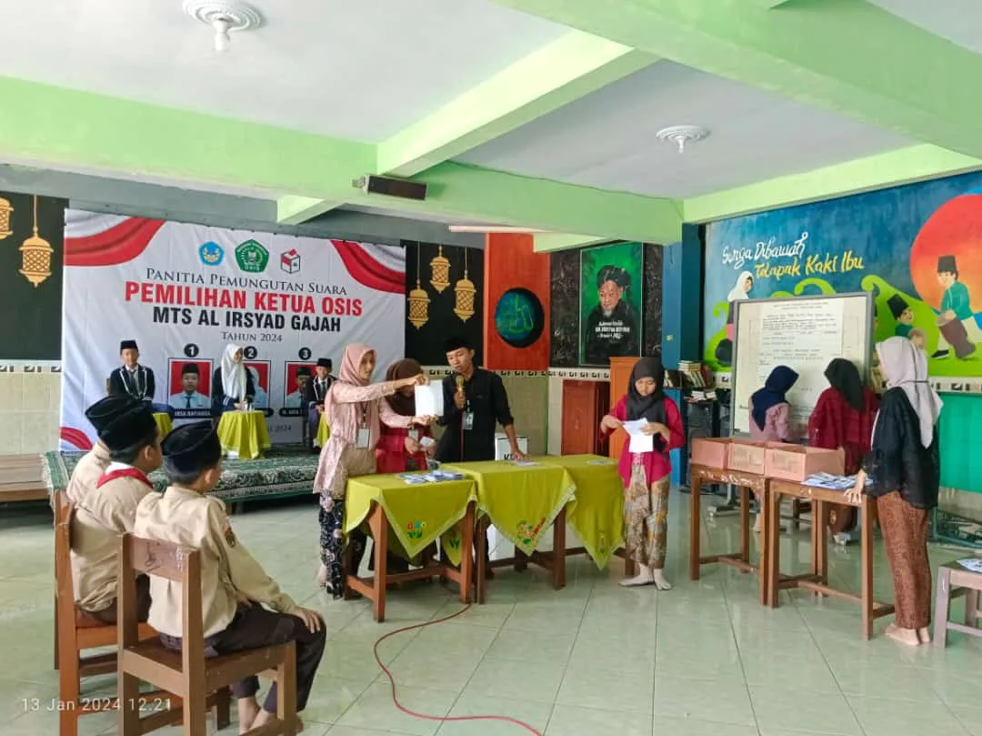 Ajarkan Demokrasi Pancasila, MTs Al Irsyad Gajah Gelar Pemilihan Ketua OSIM Tahun 2024