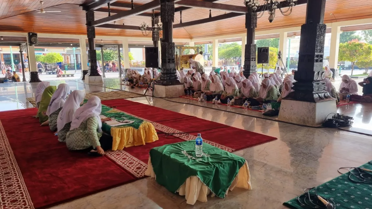 Fatayat NU Demak Rayakan Harlah ke-74 dengan Haflah Khotmil Qur'an dan Arwah Jama'