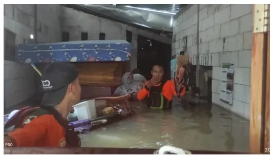 Lembaga Penanggulangan Bencana dan Perubahan Iklim NU Bersinergi Dengan Relawan Untuk Tanggulangi Warga Terdampak Banjir