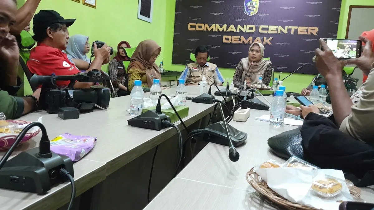 Banjir Demak Surut Lebih Cepat dari Perkiraan, Bupati Eisti’anah Berterima Kasih kepada Para Relawan