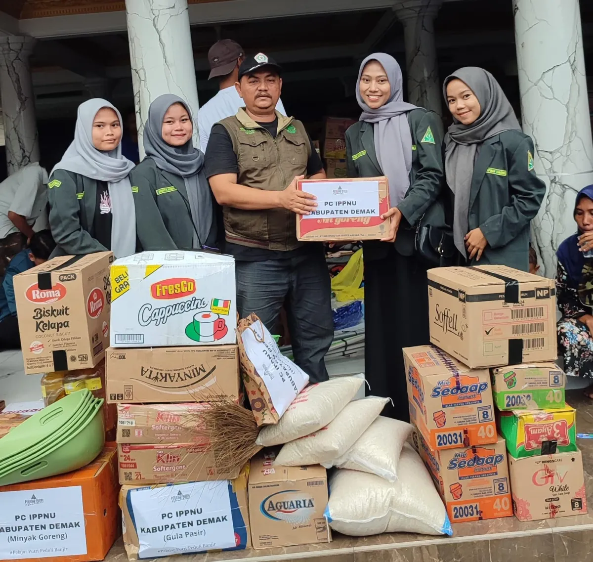 Peduli Banjir, IPNU-IPPNU Demak Distribusikan Bantuan ke Warga Terdampak Banjir