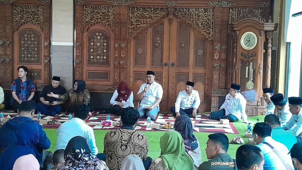 BKKBN dan Bupati Demak Serahkan Bantuan dan Edukasi Kesehatan untuk Warga Terdampak Banjir