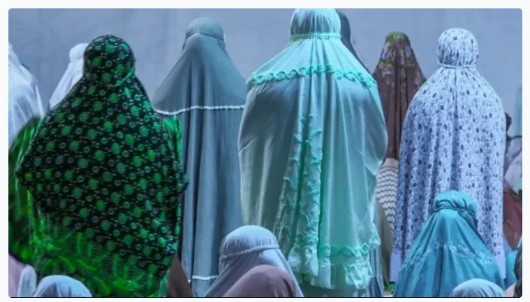 Khutbah Jumat: Meraih Dua Manfaat Shalat Sunnah Tarawih