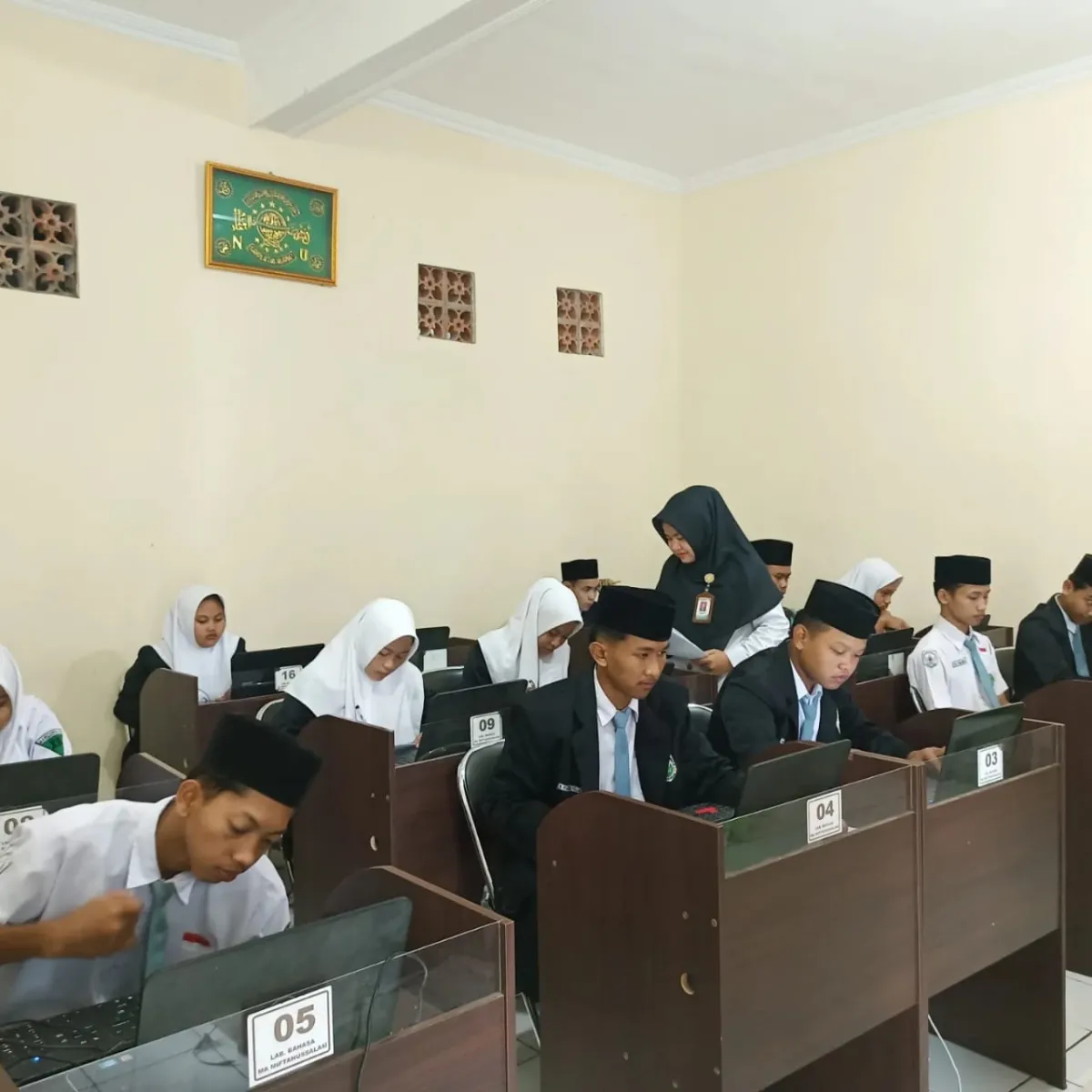 MA Miftahussalam Gelar  Sumatif Tengah Semester Gasal dan Asesmen Madrasah Berbasis Komputer