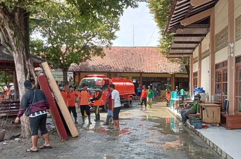 Demak Berhasil Atasi Banjir: Pengungsi Kembali ke Rumah, Pemulihan Berlanjut