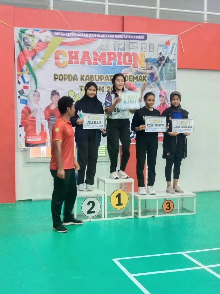 MA NU Demak Raih Medali Perak Cabor Gulat Puteri Dalam  Popda 2024