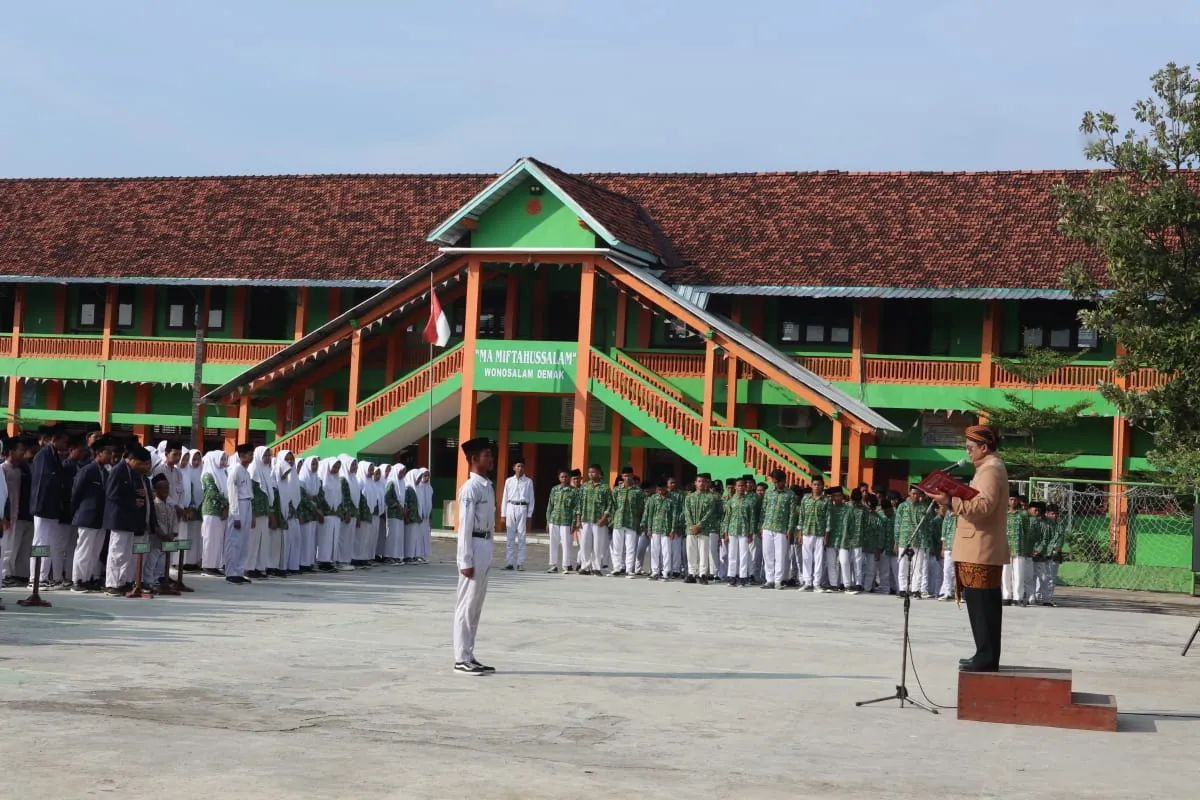 MTs-MA Miftahussalam Gelar Upacara Peringatan Hari Pendidikan Nasional Tahun 2024