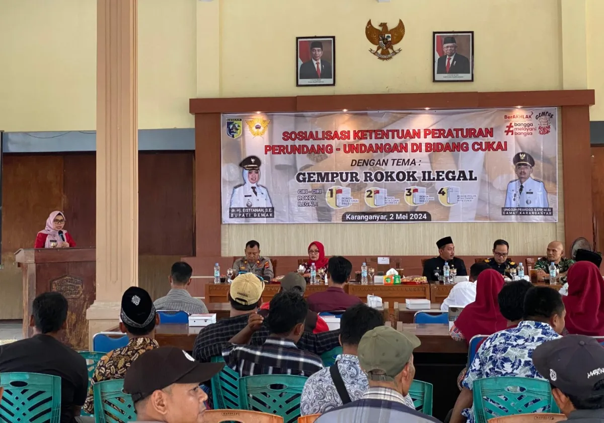 Bupati Demak Sosialisasikan Ketentuan Peraturan Perundang-undangan Bidang Cukai di Karanganyar