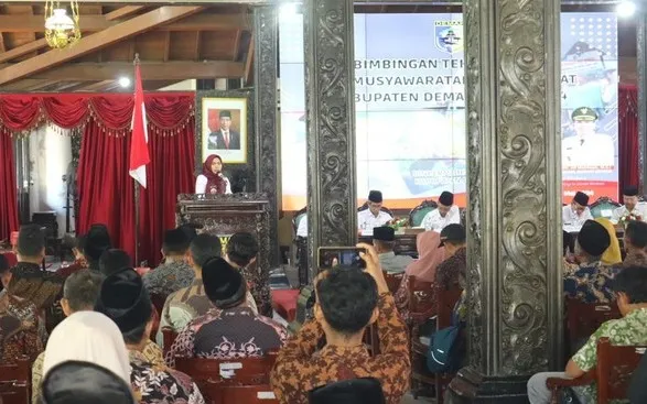 Bupati Demak Berikan Arahan Kepada Anggota BPD Se-Kabupaten Demak
