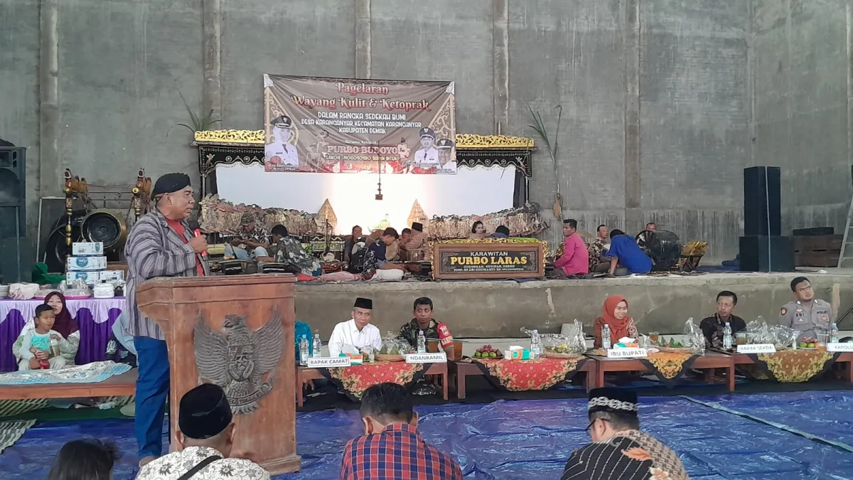 Tradisi Apitan dan Doa Bersama di Sedekah Bumi Desa Karanganyar