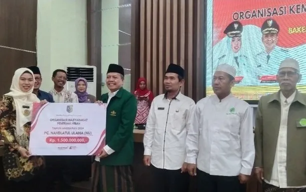 Organisasi Kemasyarakatan Terima Hibah, Bupati Demak: Dapat Dimanfaatkan Dengan Sebaik-Baiknya Untuk Mendukung Program Yang Direncanakan