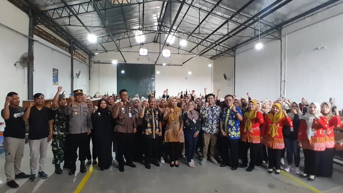 Upaya Pengurangan Pengangguran, Bupati Demak Resmikan Pelatihan Pelintingan Rokok