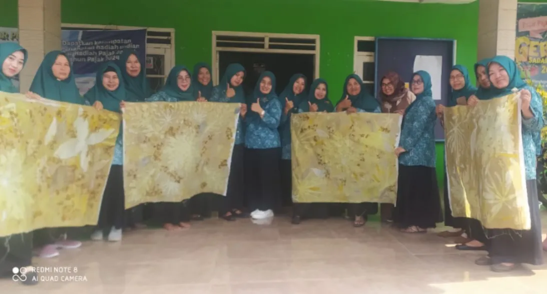 TP PKK Desa Banjarsari Sayung Adakan Pelatihan Ecoprint Bagi Kader