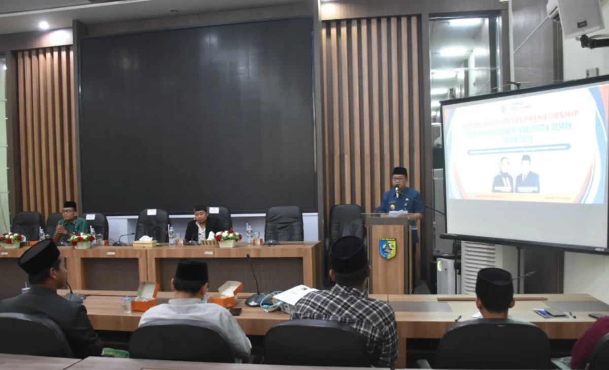 Wakil Bupati Demak Buka Workshop Enterpreneurship Bagi Santri