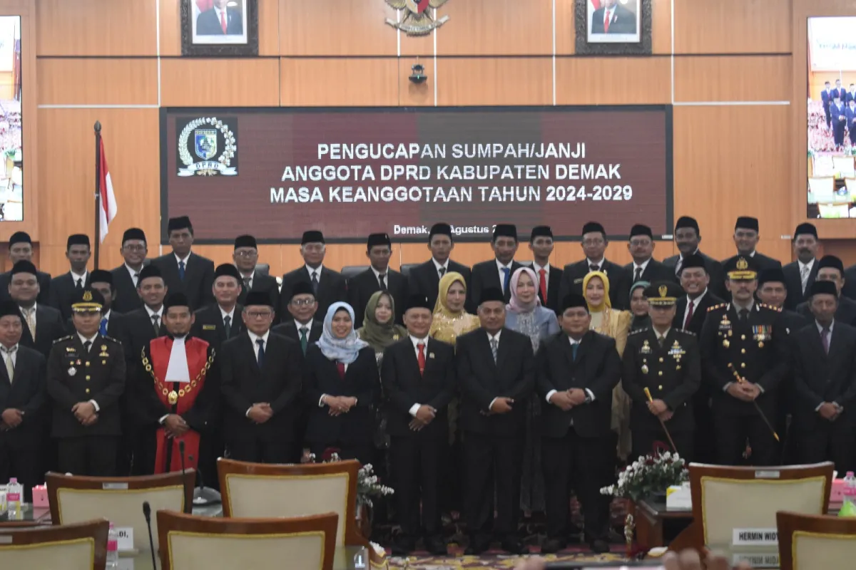 DPRD Demak 2024-2029 Resmi Dilantik, Bupati Tegaskan Tanggung Jawab Berat Anggota