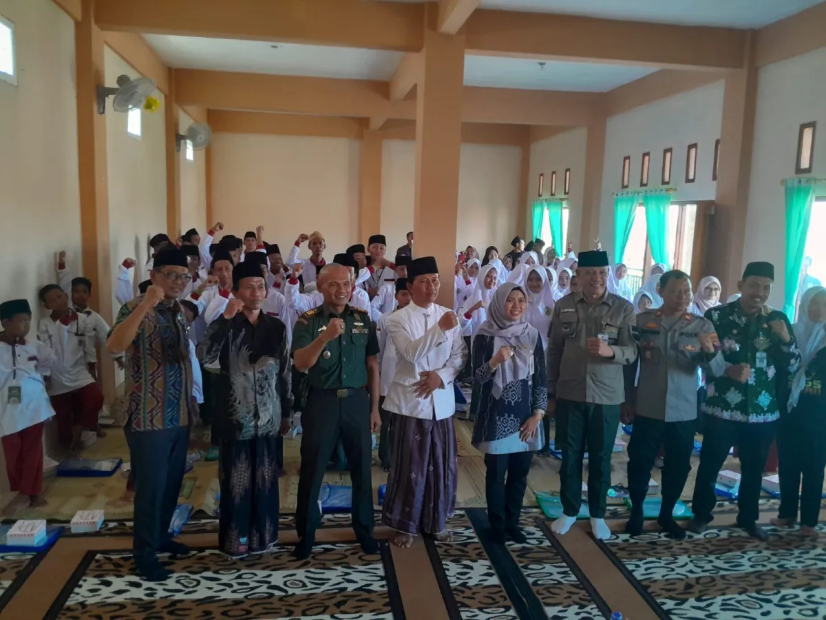 Bupati Demak Ajak Santri Manbaul Ulum Olah Sampah untuk Nilai Ekonomi