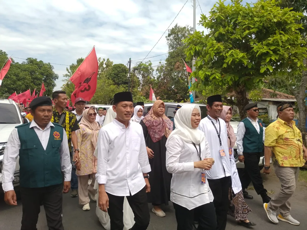 Pasangan Eisti'anah dan Gus Badruddin Resmi Mendaftar di KPU Demak, Optimis Menang Pilkada 2024