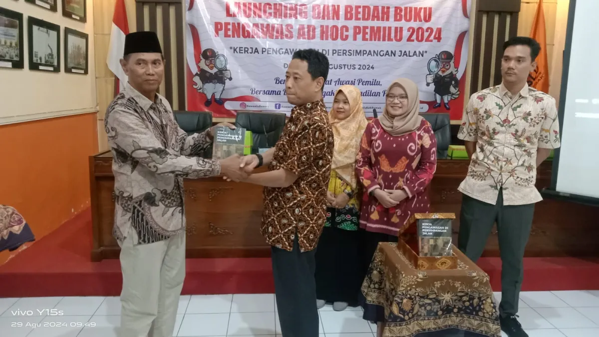 Memperkuat Transparansi, Bawaslu Demak Terbitkan Buku Kerja Pengawas Pemilu