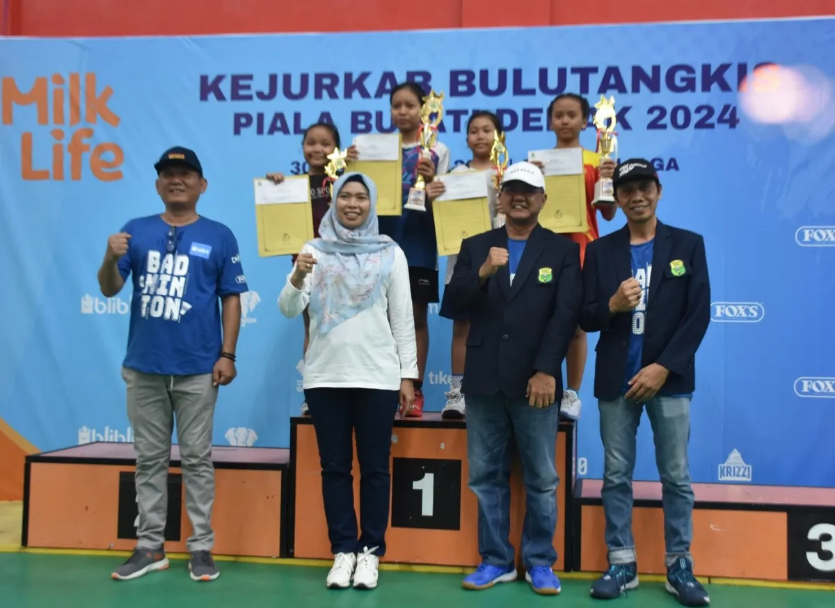 Bupati Demak Tutup Kejurkab Bulutangkis Piala Bupati Demak Tahun 2024