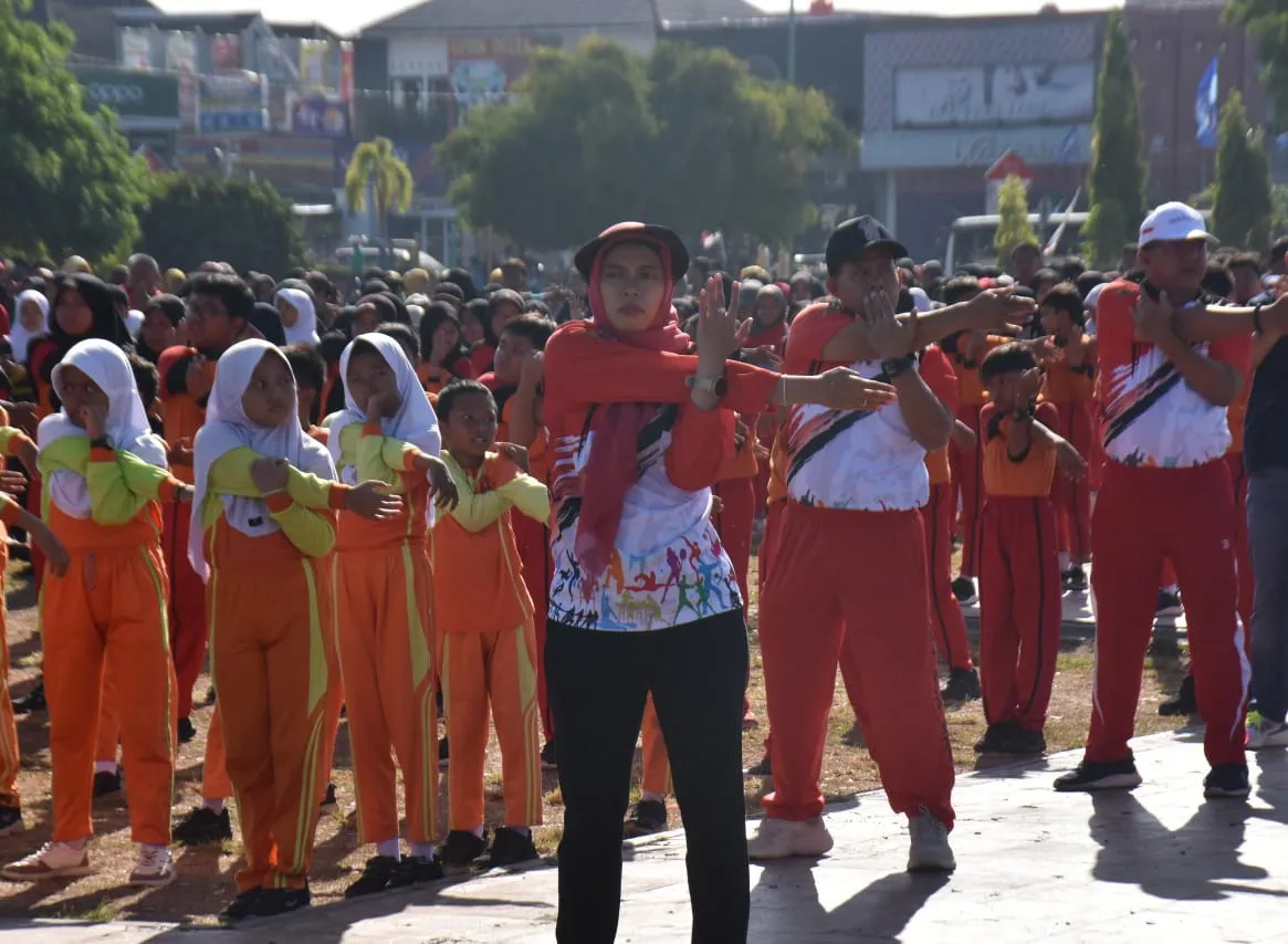 Bupati Demak Ikuti Senam Bersama Memperingati Haornas Ke-41 Tingkat Kabupaten