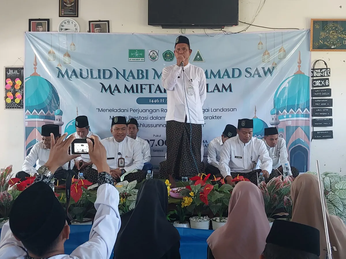 Meneladani Perjuangan Rasulullah: warga MA Miftahussalam, khidmat mengikuti Acara Maulidur Rasul