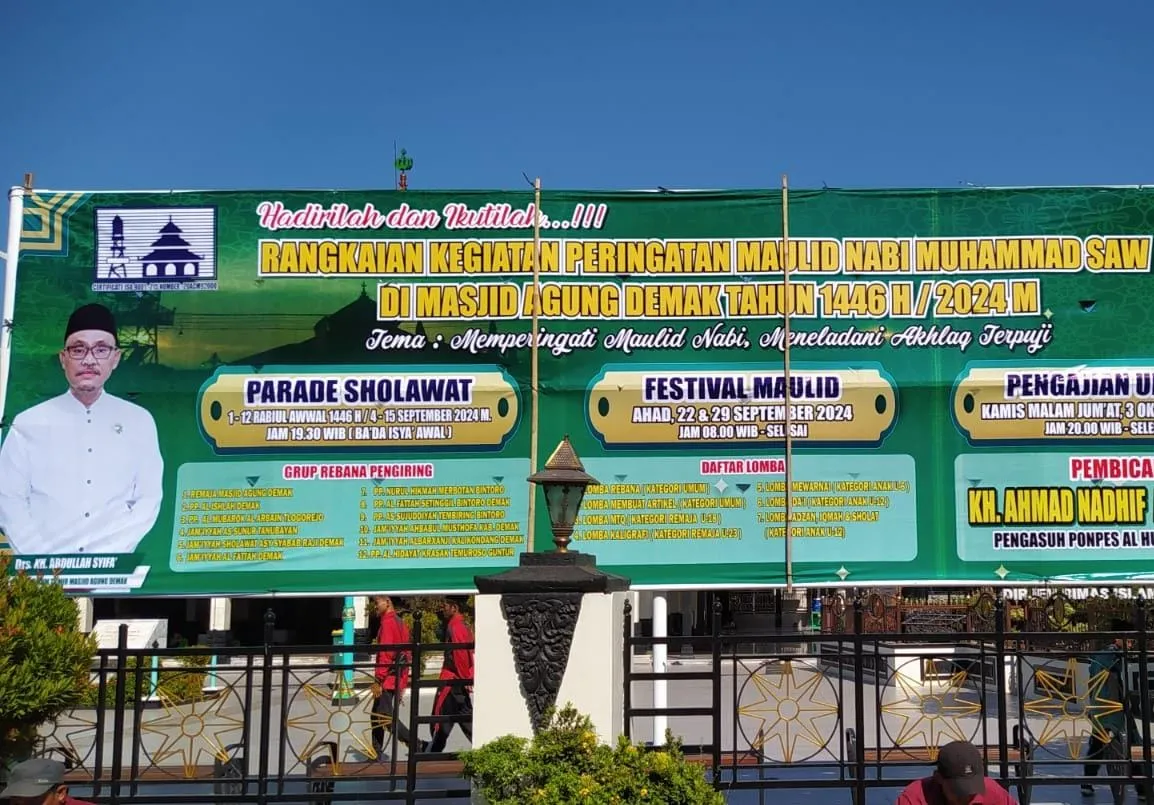 Meriahkan Maulid Nabi, Masjid Agung Demak Gelar Parade Sholawat dan Festival Religi