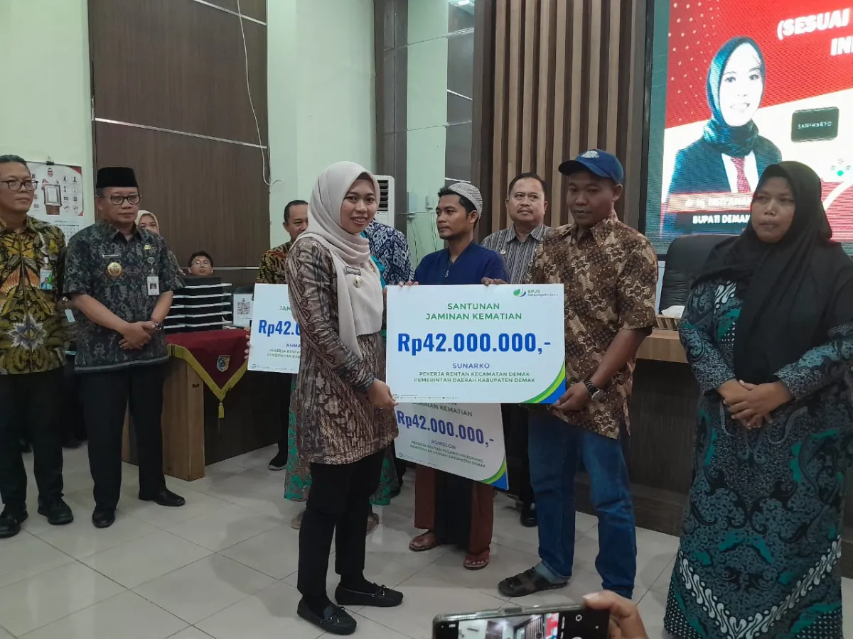 12.000 Pekerja Rentan di Demak Terlindungi BPJS: Upaya Bersama Atasi Kemiskinan