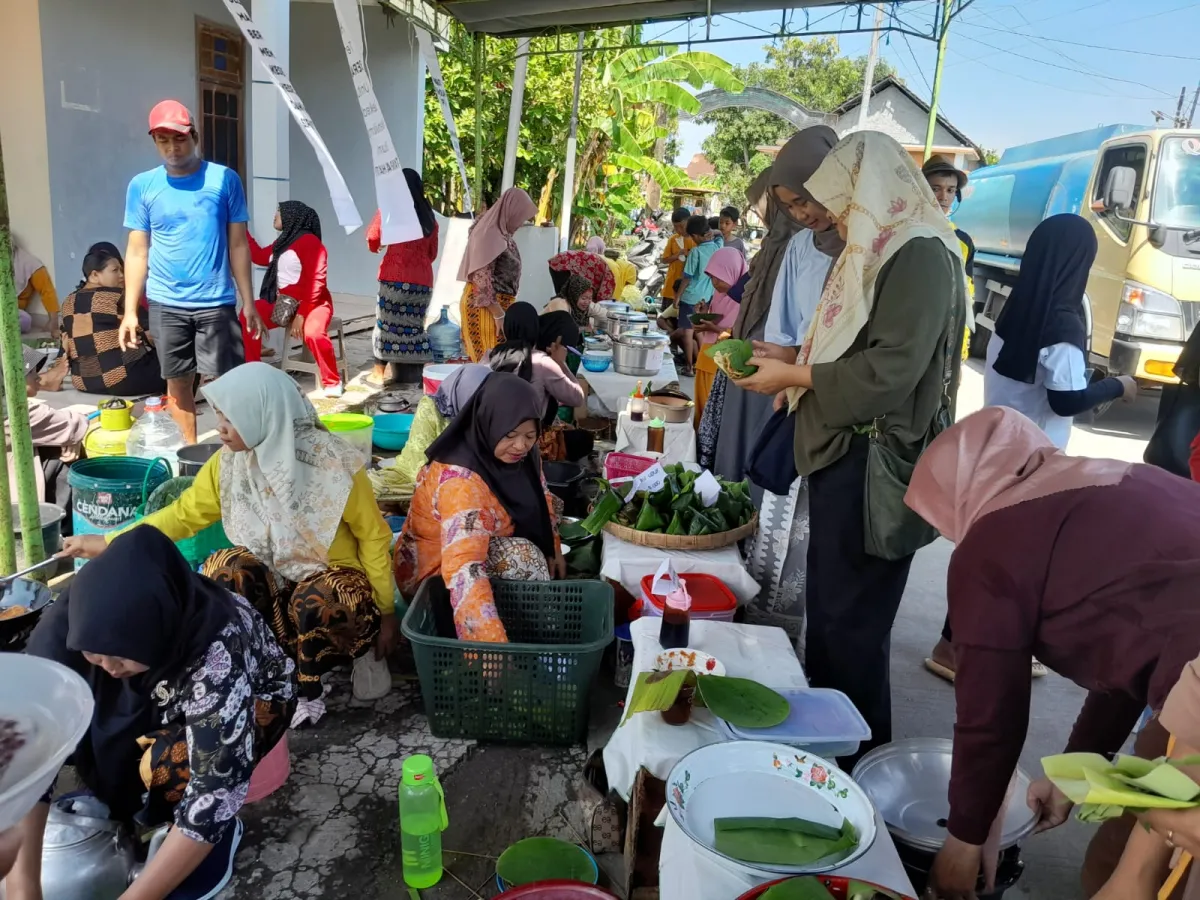 Unik, Pasar Ngabei Suguhkan Suasana Pasar Tempoe Doelo