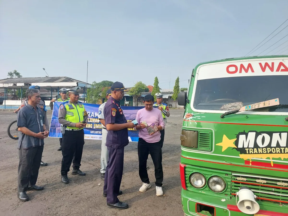 Operasi Zebra Candi 2024: Polres Demak Pastikan Angkutan Umum Layak Jalan
