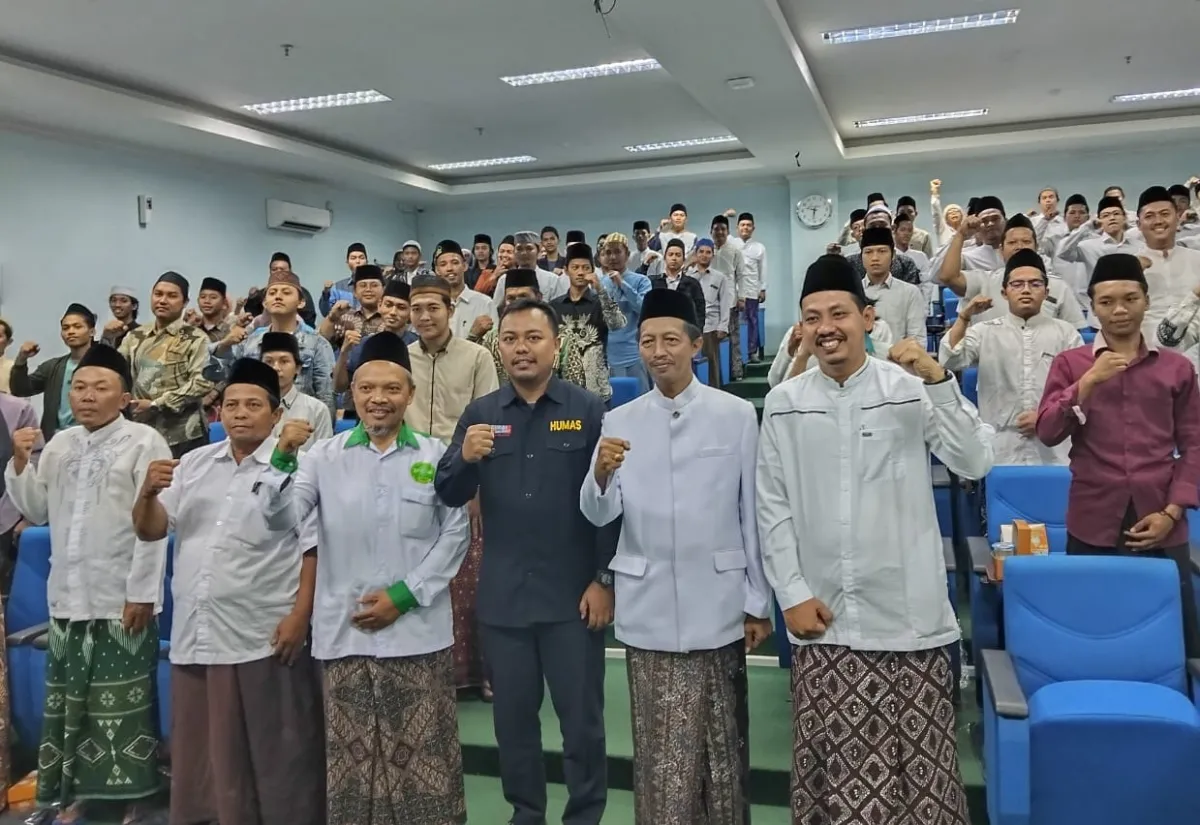 Sekda Demak Sosialisasikan Ketentuan Peraturan Perundang-Undangan Di Bidang Cukai Kepada Santri