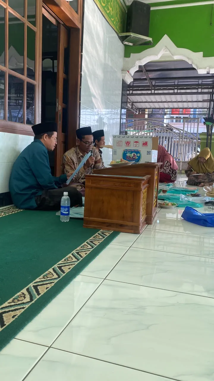 Masjid Al-Mi’ad Lengkong Donorejo Gelar Arwah Jamak dan Khatmil Qur’an 