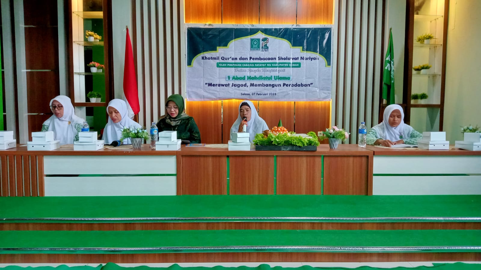 Peringati 1 Abad Nahdlatul Ulama, Fatayat NU Gelar Khotmil Qur’an