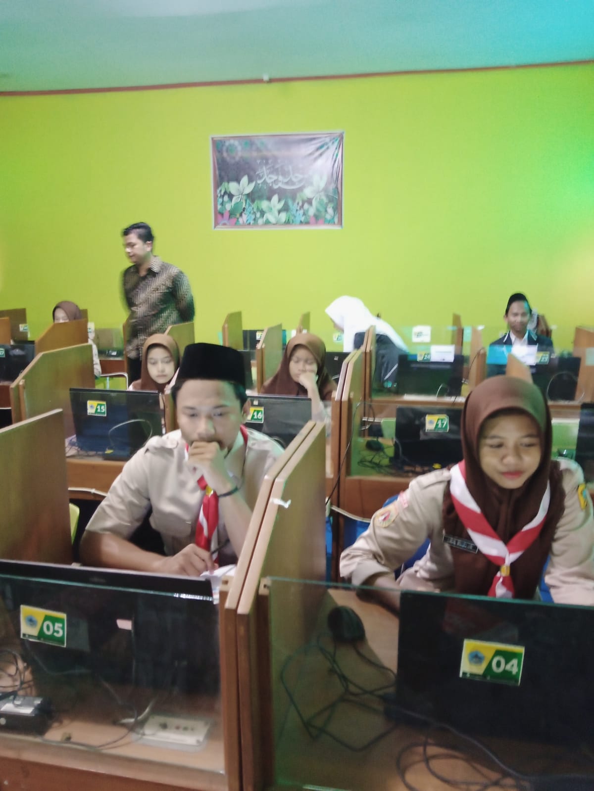 12 Siswa MANU Demak Ikuti Kompetisi Sains Madrasah