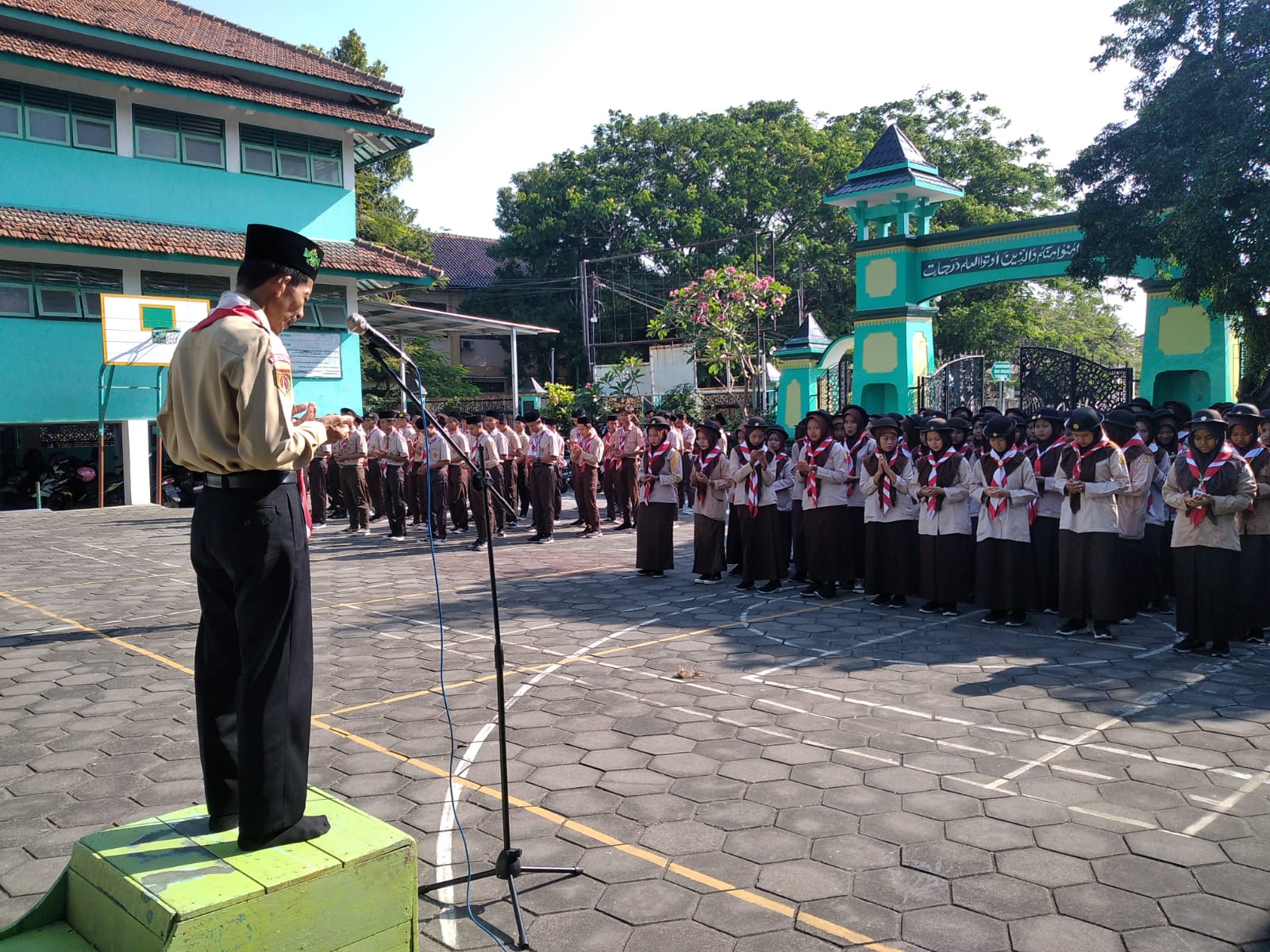 Sambut 1 Muharram 1445 H, MANU Demak Gelar  Kemah Islami
