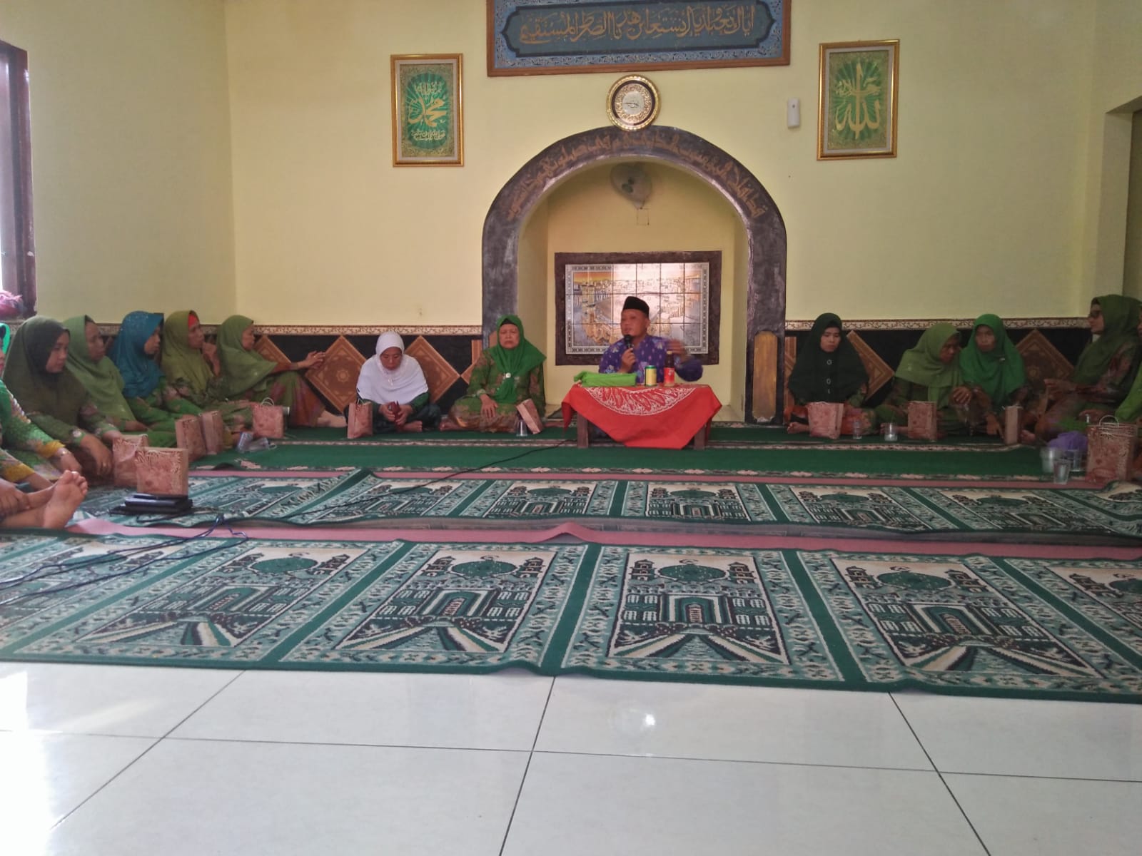 Pertemuan Selapanan, Muslimat NU Tambakroto Diajak Istiqomah Hadir dalam Majlis Penuh Berkah