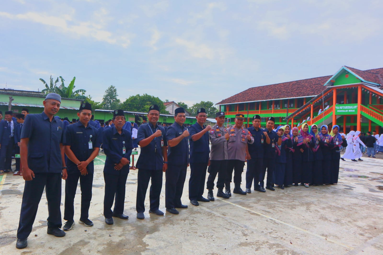 Cegah Penggunaan Knalpot Brong, Polsek Wonosalam Gelar Apel Bersama Di MTs-MA Miftahussalam