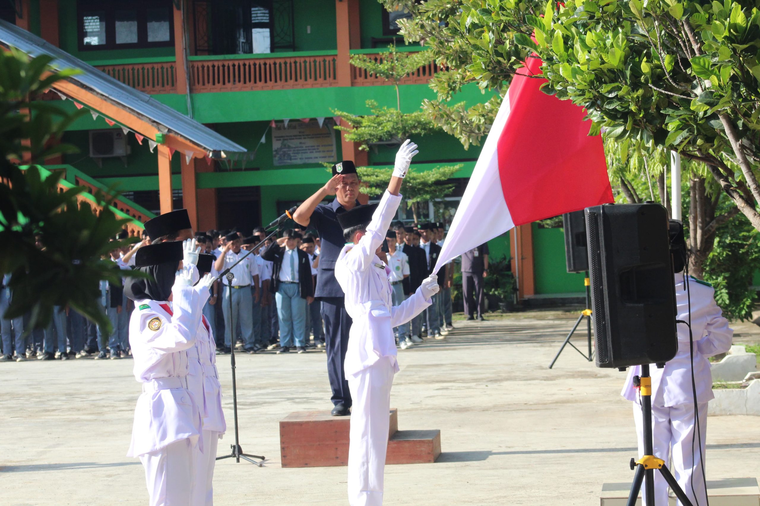 Tingkatkan Nasionalisme, MTs-MA Miftahussalam Gelar Upacara Kebangsaan