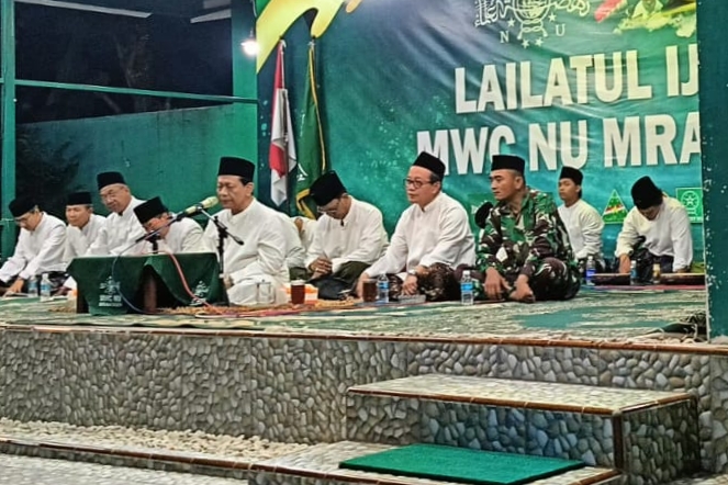 KH. Munif Muhammad Zuhri Hadiri Lailatul Ijtima MWC NU Mranggen