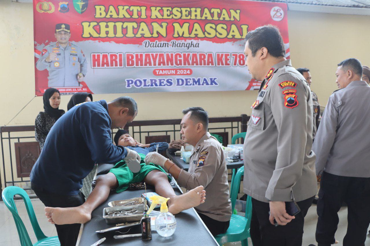 Sambut Hari Bhayangkara Ke-78, Polres Demak Gelar Bakti Kesehatan