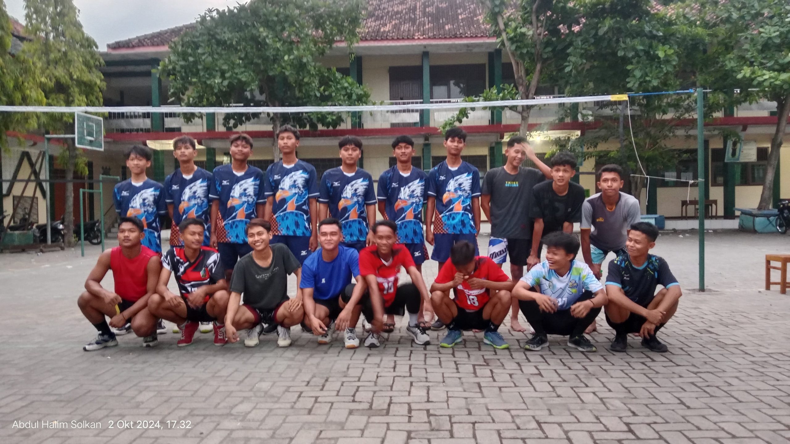 Tingkatkan Kemampuan, Tim Volly MA Hidayatul Mubtadiin Gelar Laga Persahabatan