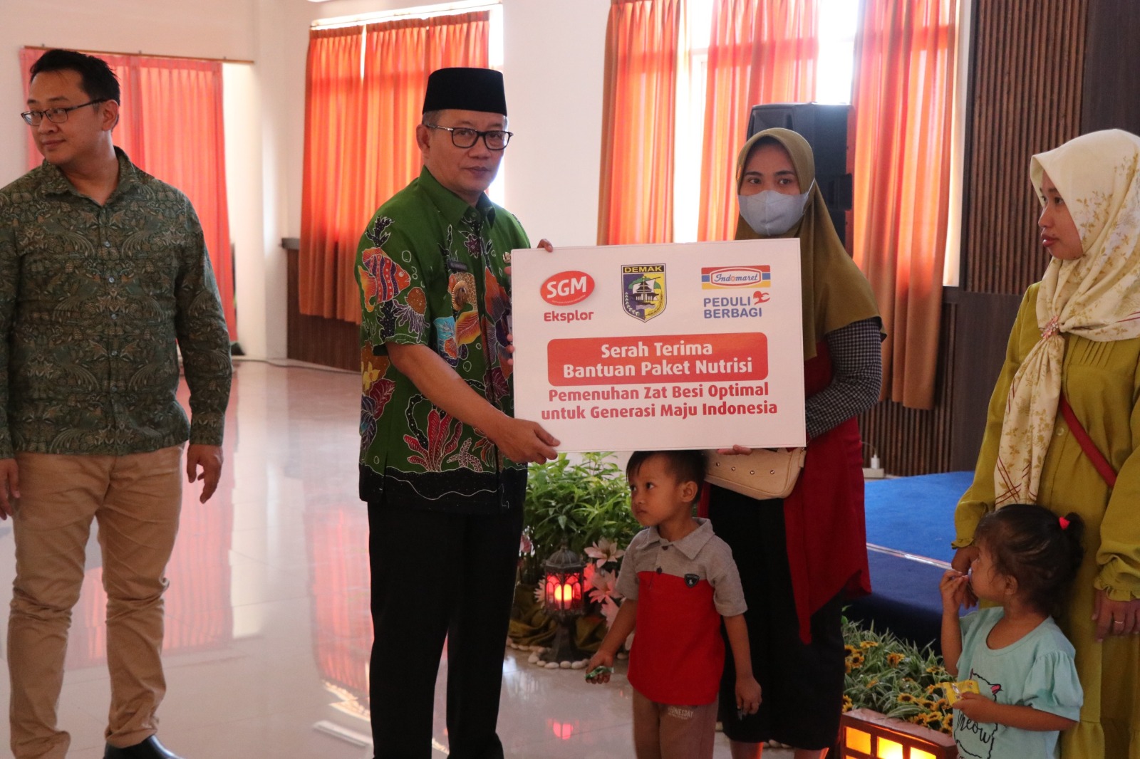 Pemkab Demak Serahkan CSR Bantuan Paket Nutrisi kepada Balita Stunting